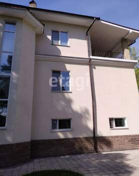 Дом 487м&sup2;, 3-этажный, участок 8 сот.  