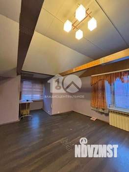 Дом 220м&sup2;, 2-этажный, участок 4 сот.  