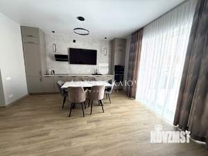 Коттедж 180м², 3-этажный, участок 6 сот.  