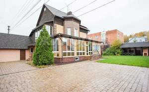 Дом 233м&sup2;, 2-этажный, участок 7 сот.  