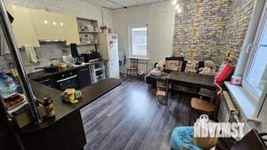 Дом 180м&sup2;, 2-этажный, участок 4 сот.  