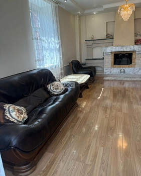 Дом 300м&sup2;, 4-этажный, участок 15 сот.  