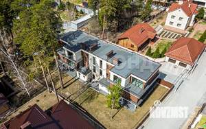 Коттедж 840м&sup2;, 3-этажный, участок 13 сот.  