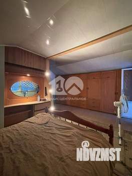 Дом 220м&sup2;, 2-этажный, участок 4 сот.  