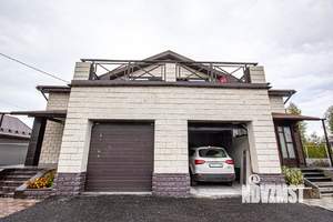 Дом 569м&sup2;, 2-этажный, участок 10 сот.  