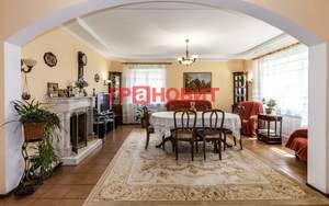 Дом 640м&sup2;, 2-этажный, участок 9 сот.  