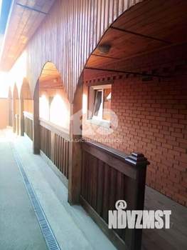 Дом 220м&sup2;, 3-этажный, участок 8 сот.  