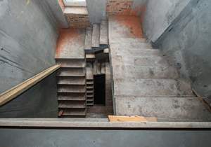 Дом 750м², 3-этажный, участок 16 сот.  