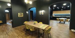 Дом 660м&sup2;, 3-этажный, участок 8 сот.  