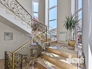 Дом 420м&sup2;, 3-этажный, участок 7 сот.  