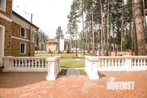 Коттедж 1213м&sup2;, 3-этажный, участок 30 сот.  