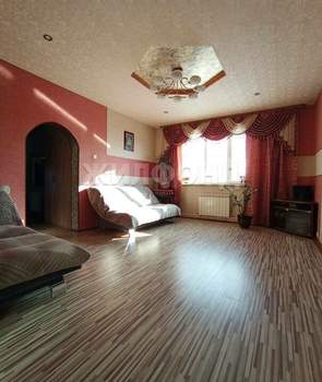 Дом 216м², 2-этажный, участок 6 сот.  