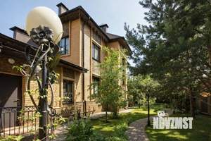 Дом 364м&sup2;, 2-этажный, участок 20 сот.  