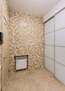 Дом 181м&sup2;, 2-этажный, участок 3 сот.  