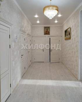 Дом 200м², 2-этажный, участок 5 сот.  