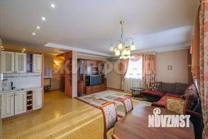 Коттедж 235м&sup2;, 2-этажный, участок 5 сот.  