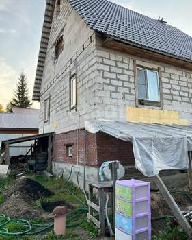 Дом 280м&sup2;, 3-этажный, участок 6 сот.  