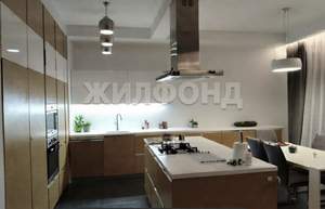 Дом 450м&sup2;, 2-этажный, участок 10 сот.  