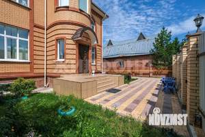 Коттедж 470м², 3-этажный, участок 5 сот.  