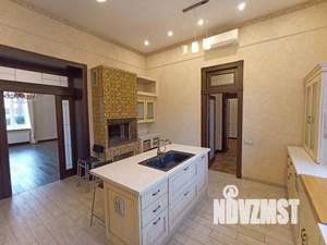 Коттедж 660м&sup2;, 3-этажный, участок 8 сот.  