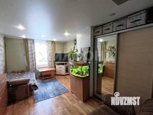 Дом 63м&sup2;, 2-этажный, участок 3 сот.  