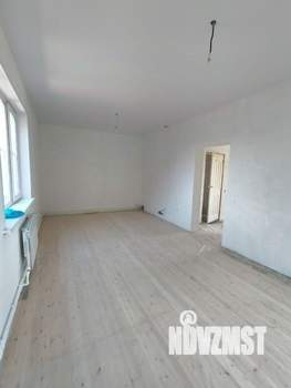 Дом 100м&sup2;, 2-этажный, участок 3 сот.  