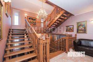 Коттедж 556м&sup2;, 3-этажный, участок 16 сот.  