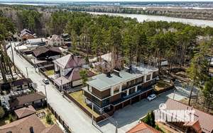 Коттедж 840м&sup2;, 3-этажный, участок 13 сот.  