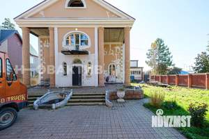 Дом 532м², 3-этажный, участок 10 сот.  