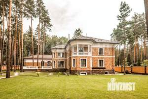 Коттедж 1213м&sup2;, 3-этажный, участок 30 сот.  