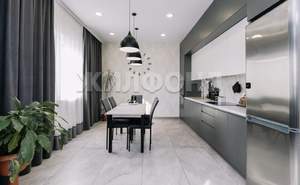 Дом 220м&sup2;, 2-этажный, участок 2 сот.  