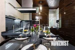 Дом 240м&sup2;, 3-этажный, участок 2 сот.  