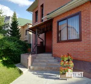 Коттедж 396м&sup2;, 2-этажный, участок 10 сот.  