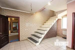 Дом 340м², 2-этажный, участок 9 сот.  
