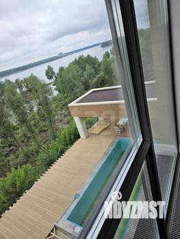 Дом 400м&sup2;, 3-этажный, участок 10 сот.  