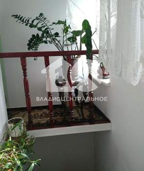Дом 180м², 3-этажный, участок 10 сот.  