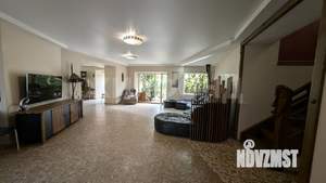 Дом 626м&sup2;, 3-этажный, участок 24 сот.  