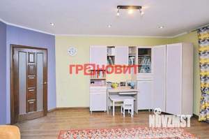 Дом 225м², 2-этажный, участок 10 сот.  