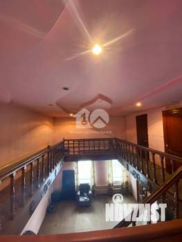 Дом 176м&sup2;, 2-этажный, участок 8 сот.  