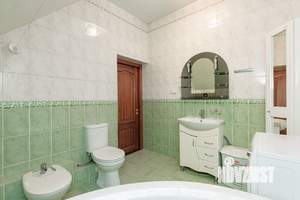 Коттедж 244м&sup2;, 3-этажный, участок 9 сот.  