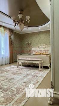 Коттедж 374м², 3-этажный, участок 6 сот.  