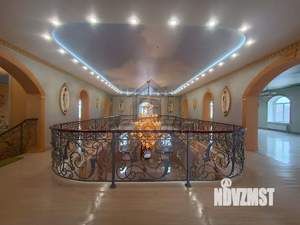 Дом 695м&sup2;, 2-этажный, участок 12 сот.  