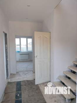 Дом 100м&sup2;, 2-этажный, участок 3 сот.  