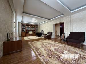 Дом 240м&sup2;, 3-этажный, участок 8 сот.  