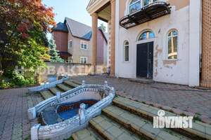 Дом 532м&sup2;, 3-этажный, участок 10 сот.  