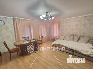 Дом 200м&sup2;, 3-этажный, участок 6 сот.  