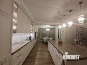 Коттедж 326м&sup2;, 2-этажный, участок 11 сот.  