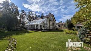 Дом 626м&sup2;, 3-этажный, участок 24 сот.  