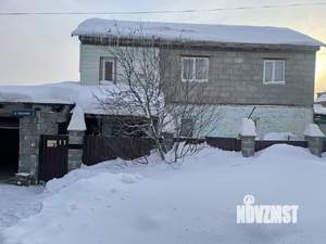 Дом 180м&sup2;, 2-этажный, участок 4 сот.  