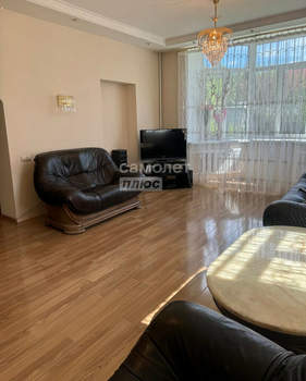 Дом 300м&sup2;, 4-этажный, участок 15 сот.  